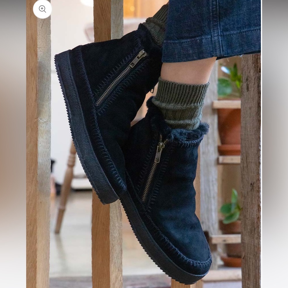 Anthropologie Brand New Laidback London Setsu Shearling Black winter boot🌈 - Picture 5 of 12